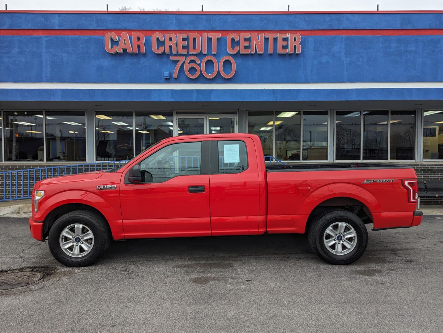 2015 RED Ford F-150 XL SuperCab 6.5-ft. Bed 2WD (1FTEX1CF5FF) with an 5.0L V8 engine, 6-Speed Automatic transmission, located at 7600 S Western Ave., Chicago, IL, 60620, (773) 918-3980, 0.000000, 0.000000 - Photo#0